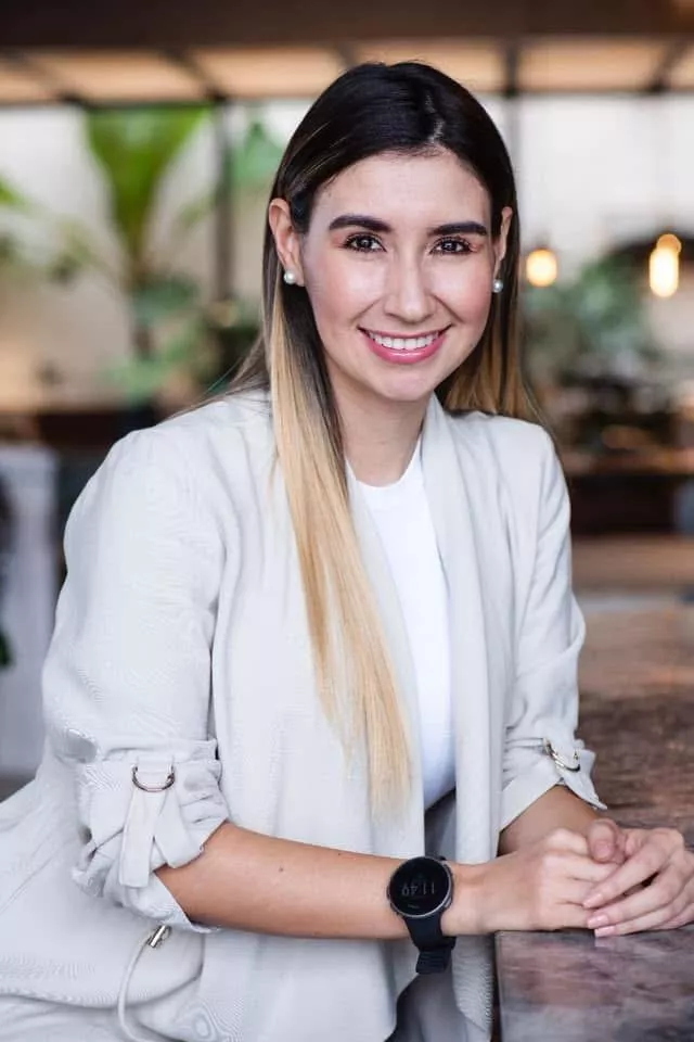 Carolina Gámez – Fundadora de Namasnook, comunidad de espiritualidad y yoga Carolina Gámez creadora de Namasnook, guía espiritual de yoga y bienestar interior